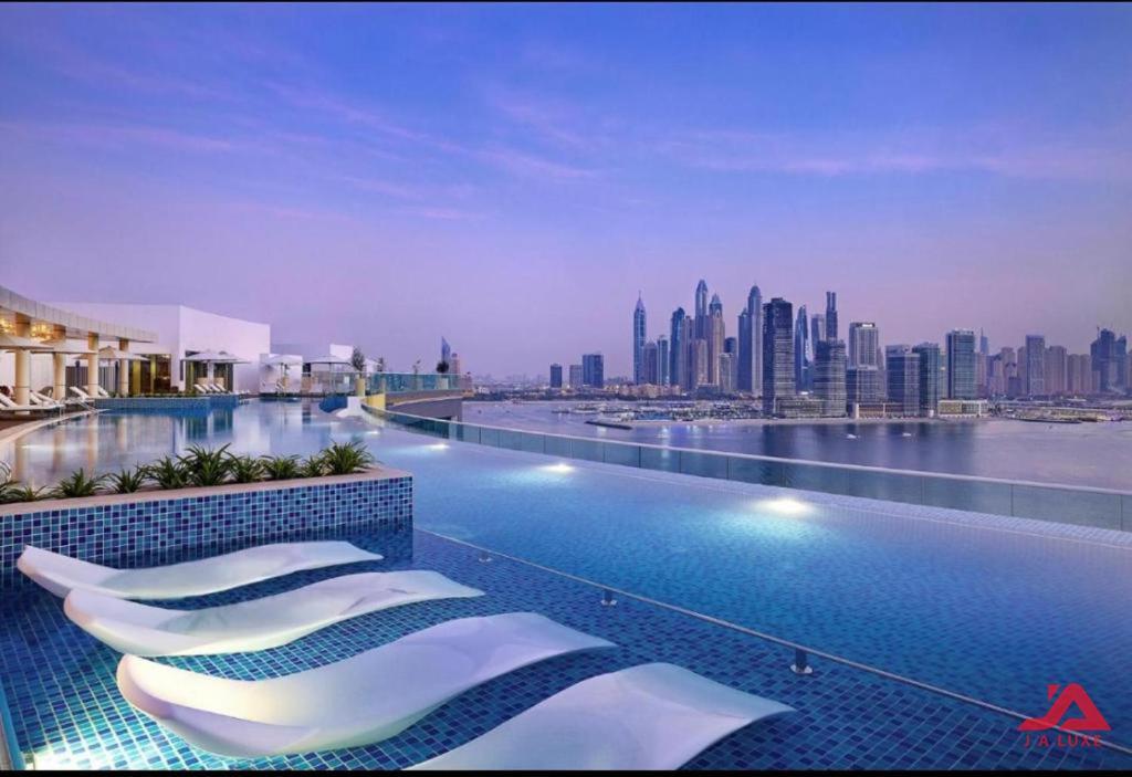 شقة Cozy Sea & Marina View With Rooftop Pool & Private In Palm Jumeirah, Steps To Nakheel Mall *