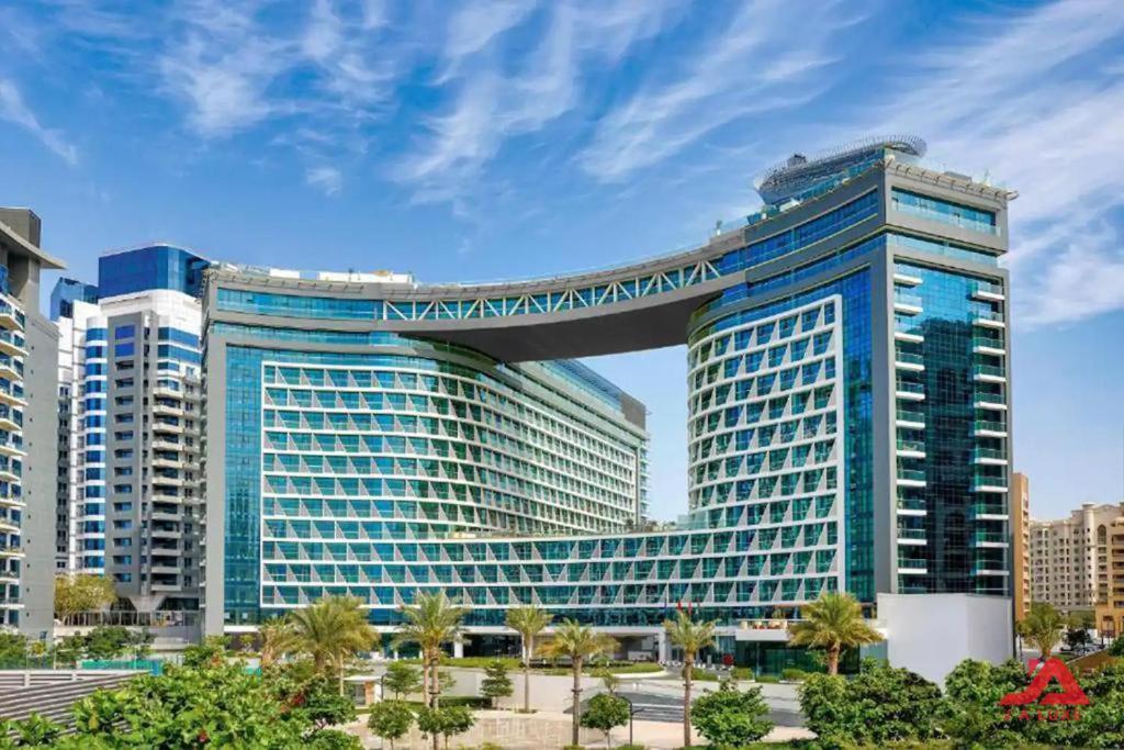 Cozy Sea & Marina View With Rooftop Pool & Private In Palm Jumeirah, Steps To Nakheel Mall دبي