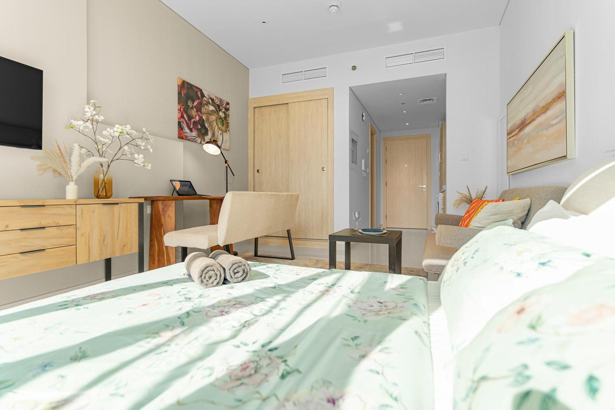 شقة Cozy Sea & Marina View With Rooftop Pool & Private In Palm Jumeirah, Steps To Nakheel Mall *