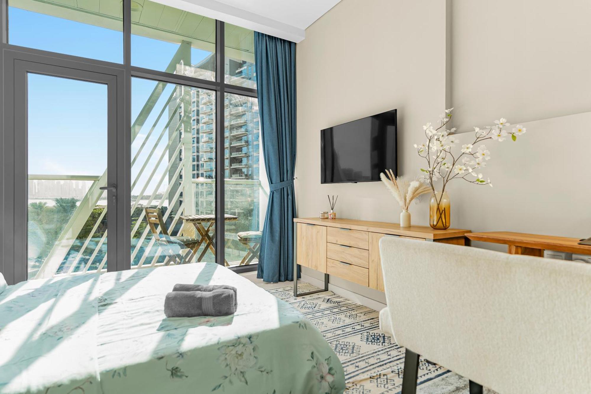 Cozy Sea & Marina View With Rooftop Pool & Private In Palm Jumeirah, Steps To Nakheel Mall دبي
